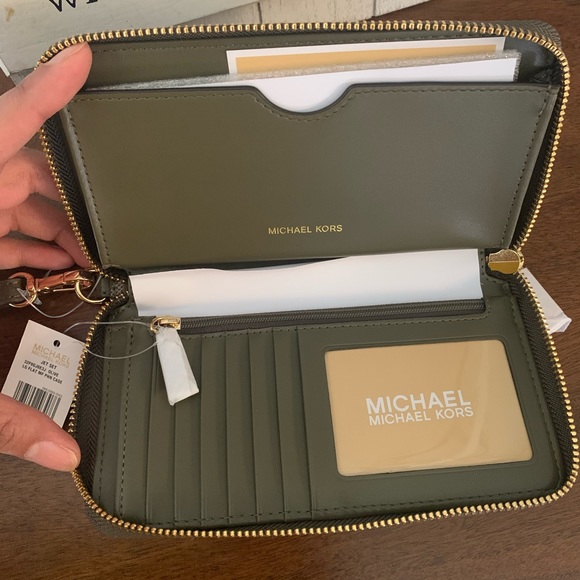 New MK phone wallet 😍 olive - Picture 4 of 4